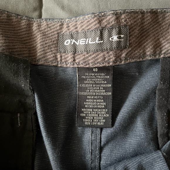 O'Neill Men's Charcoal Flat Front Shorts - Picture 3 of 3